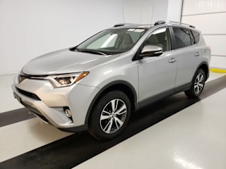 2018 Toyota RAV4 JTMRFREV7JJ195007 2018 Toyota RAV4
