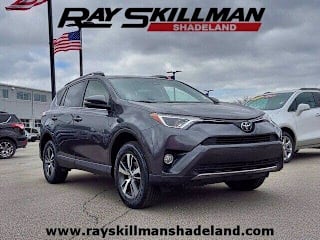 2018 Toyota RAV4 JTMWFREV5JJ211059 2018 Toyota RAV4