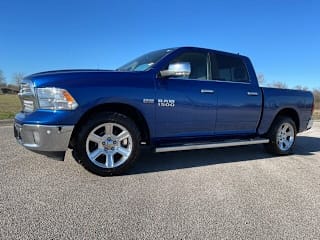 2017 Ram Pickup 1500 1C6RR6LT4HS825245 2017 Ram Pickup 1500