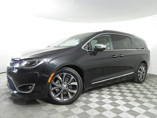 2017 Chrysler Pacifica Limited 2C4RC1GG9HR614084 2017 Chrysler Pacifica Limited