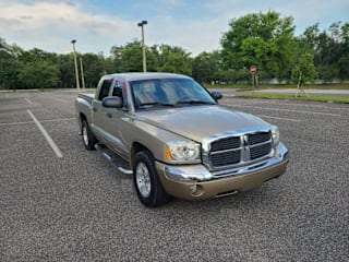 2005 Dodge Dakota Laramie 1D7HE58N65S128701 2005 Dodge Dakota Laramie