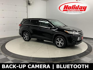 2017 Toyota Highlander LE 5TDBZRFH4HS470461 2017 Toyota Highlander LE