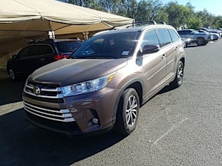 2017 Toyota Highlander XLE 5TDKZRFH4HS221142 2017 Toyota Highlander XLE