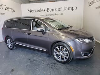 2017 Chrysler Pacifica Limited 2C4RC1GG5HR762667 2017 Chrysler Pacifica Limited