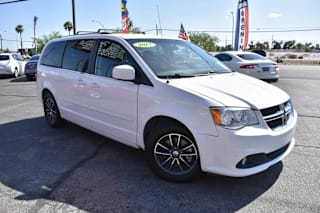 2017 Dodge Grand Caravan SXT 2C4RDGCG8HR695908 2017 Dodge Grand Caravan SXT
