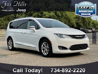 2018 Chrysler Pacifica Limited 2C4RC1GG0JR256802 2018 Chrysler Pacifica Limited