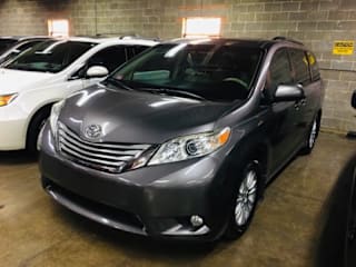 2011 Toyota Sienna XLE 8-Passenger 5TDYK3DC4BS133878 2011 Toyota Sienna XLE 8-Passenger