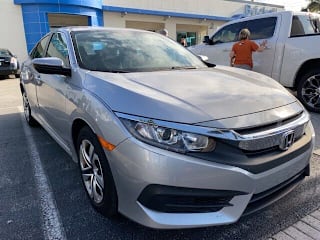 2018 Honda Civic LX 2HGFC2F56JH571488 2018 Honda Civic LX