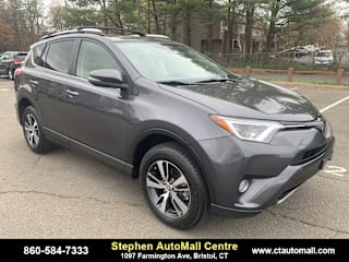 2018 Toyota RAV4 XLE JTMRFREV0JJ737743 2018 Toyota RAV4 XLE