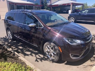 2017 Chrysler Pacifica Limited 2C4RC1GG5HR570259 2017 Chrysler Pacifica Limited