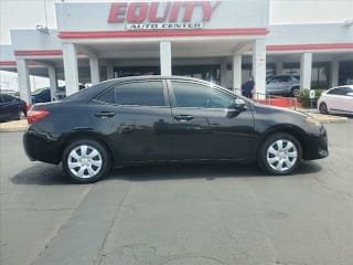 2019 Toyota Corolla LE 5YFBURHE4KP883112 2019 Toyota Corolla LE