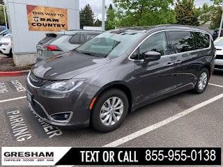 2018 Chrysler Pacifica Touring Plus 2C4RC1FG9JR106950 2018 Chrysler Pacifica Touring Plus