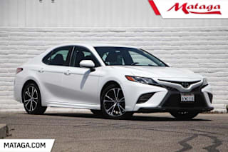 2018 Toyota Camry SE 4T1B11HK5JU588730 2018 Toyota Camry SE