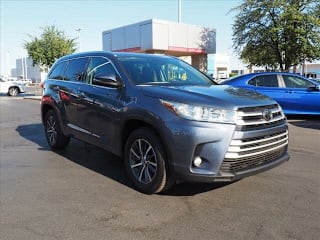2018 Toyota Highlander XLE 5TDKZRFH4JS254695 2018 Toyota Highlander XLE