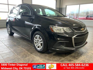 2018 Chevrolet Sonic 1G1JG6SH4J4100563 2018 Chevrolet Sonic
