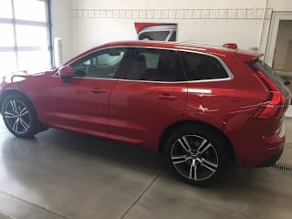 2019 Volvo XC60 T5 Momentum LYV102RK6KB215764 2019 Volvo XC60 T5 Momentum