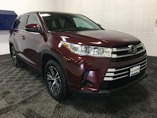 2018 Toyota Highlander LE 5TDBZRFH9JS841281 2018 Toyota Highlander LE