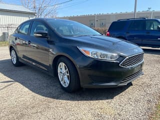 2015 Ford Focus SE 1FADP3F28FL321207 2015 Ford Focus SE