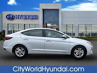2019 Hyundai Elantra KMHD84LF4KU762823 2019 Hyundai Elantra