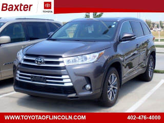 2019 Toyota Highlander XLE 5TDJZRFH3KS566973 2019 Toyota Highlander XLE