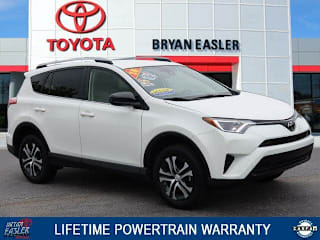 2018 Toyota RAV4 LE JTMZFREV9JJ179679 2018 Toyota RAV4 LE