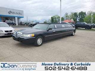 2000 Lincoln Town Car Executive 1L1FM81W1YY820159 2000 Lincoln Town Car Executive
