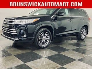 2018 Toyota C-HR XLE Premium NMTKHMBX4JR008134 2018 Toyota C-HR XLE Premium