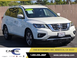 2017 Nissan Pathfinder SV 5N1DR2MN5HC641787 2017 Nissan Pathfinder SV