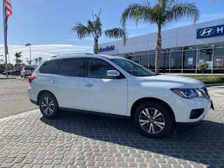 2017 Nissan Pathfinder SV 5N1DR2MN7HC699674 2017 Nissan Pathfinder SV