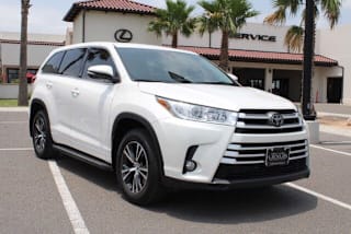 2018 Toyota Highlander LE 5TDZZRFH7JS276334 2018 Toyota Highlander LE