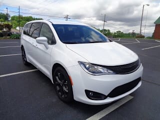 2020 Chrysler Pacifica Touring 2C4RC1FGXLR134873 2020 Chrysler Pacifica Touring