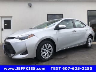 2018 Toyota Corolla LE 5YFBURHE5JP816081 2018 Toyota Corolla LE