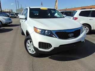 2011 Kia Sorento LX 5XYKTCA12BG071836 2011 Kia Sorento LX