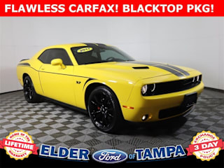 2017 Dodge Challenger SXT 2C3CDZAG5HH611011 2017 Dodge Challenger SXT