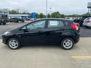 2018 Ford Fiesta SE 3FADP4EJ1JM124885 2018 Ford Fiesta SE