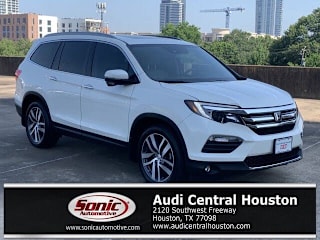 2018 Honda Pilot Touring 5FNYF5H91JB008256 2018 Honda Pilot Touring
