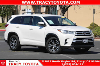2017 Toyota Highlander LE 5TDBZRFH6HS389851 2017 Toyota Highlander LE