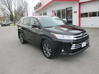 2018 Toyota Highlander XLE 5TDJZRFHXJS881221 2018 Toyota Highlander XLE