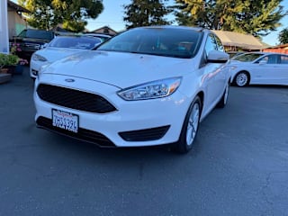 2015 Ford Focus SE 1FADP3K20FL203805 2015 Ford Focus SE