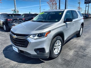 2018 Chevrolet Traverse LS 1GNERFKW6JJ167143 2018 Chevrolet Traverse LS