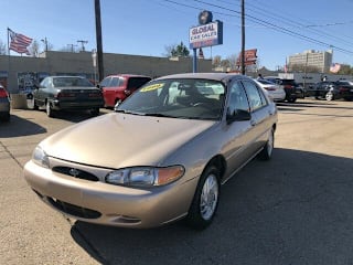 1999 Ford Escort SE 1FAFP13P1XW193034 1999 Ford Escort SE