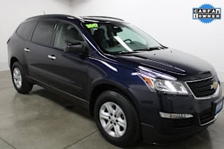 2017 Chevrolet Traverse LS 1GNKRFED3HJ270947 2017 Chevrolet Traverse LS
