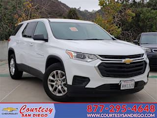 2019 Chevrolet Traverse LS 1GNERFKW0KJ285657 2019 Chevrolet Traverse LS