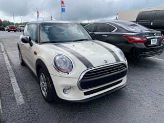 2016 MINI Hardtop 2 Door Cooper WMWXP5C52G3B14461 2016 MINI Hardtop 2 Door Cooper