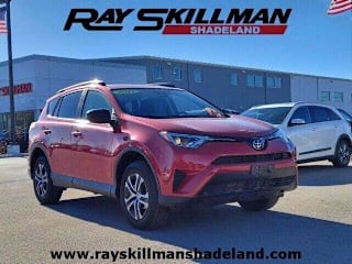 2017 Toyota RAV4 JTMZFREV8HJ116809 2017 Toyota RAV4