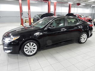 2018 Kia Optima LX 5XXGT4L33JG263831 2018 Kia Optima LX