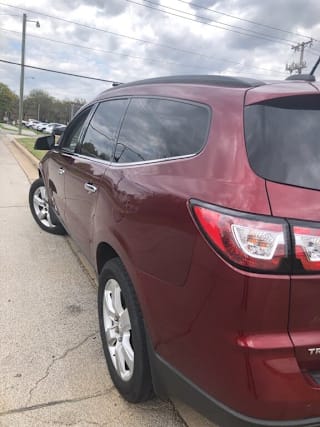 2017 Chevrolet Traverse LT 1GNKRGKD7HJ150885 2017 Chevrolet Traverse LT