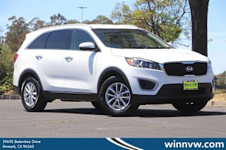 2017 Kia Sorento LX 5XYPG4A35HG268252 2017 Kia Sorento LX