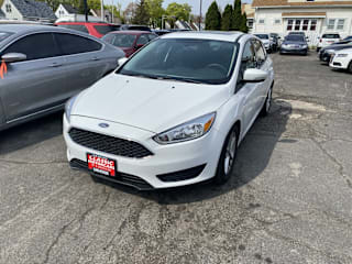 2016 Ford Focus SE 1FADP3K21GL345081 2016 Ford Focus SE