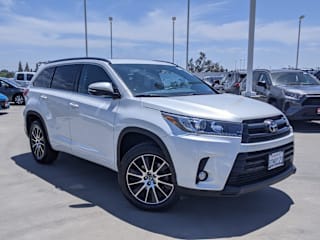 2018 Toyota Highlander SE 5TDKZRFH8JS540677 2018 Toyota Highlander SE
